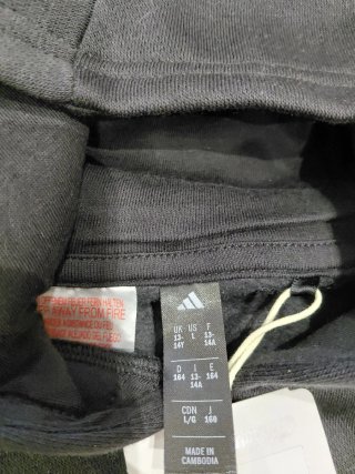 Chándal Adidas Negro con Logo dorado