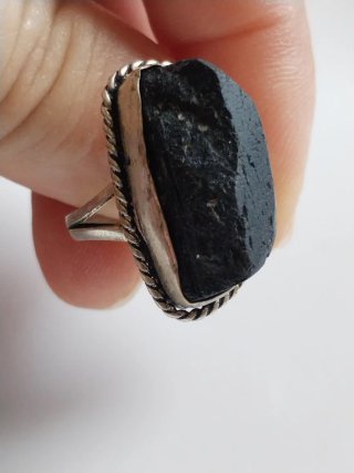 Anello argento 925 naturale tormalina grezza nera