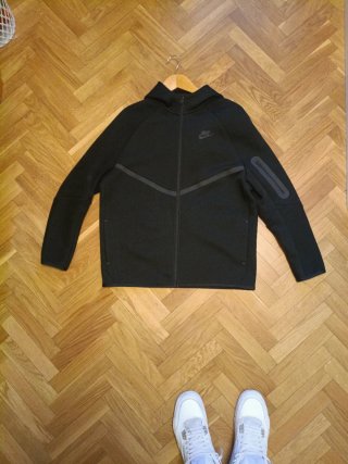 Chaqueta Nike Tech Negra