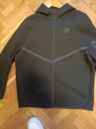 Chaqueta Nike Tech Negra