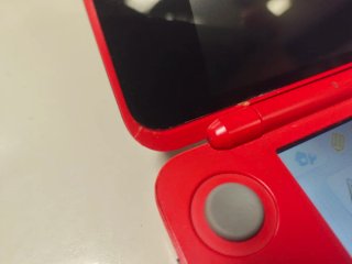 Nintendo 2DS XL Pokeball