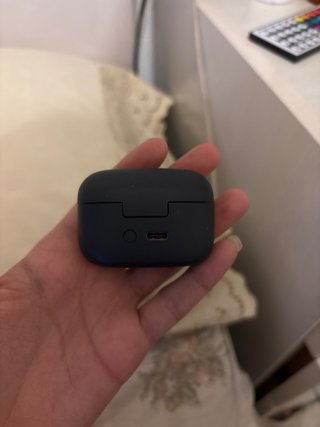 Auriculares inalámbricos negros insonoricados