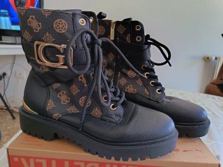 Botines Guess ORANDA con cordones