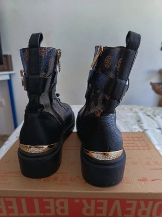 Botines Guess ORANDA con cordones