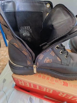 Botines Guess ORANDA con cordones