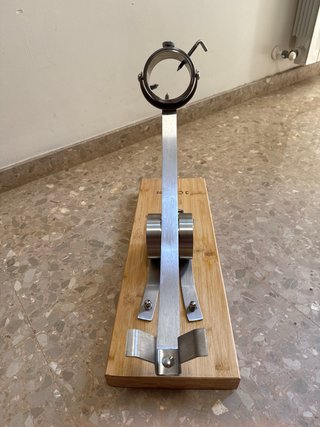 Soporte Jamonero Basculante 3 Claveles