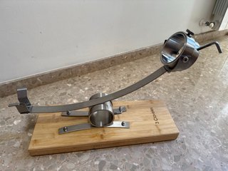 Soporte Jamonero Basculante 3 Claveles
