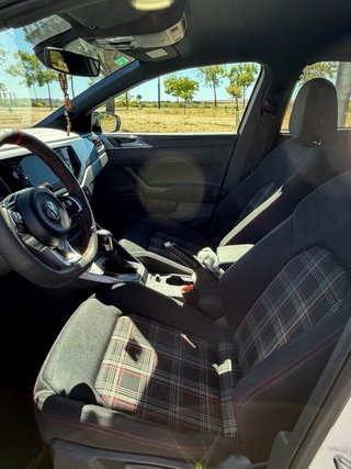 Volkswagen Polo GTI 2.0 TSI 200CV DSG del año 2019