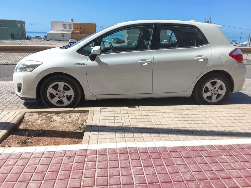 Toyota Auris 2011 - foto 1