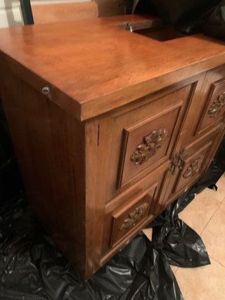 Máquina de coser singer con mueble decorativo