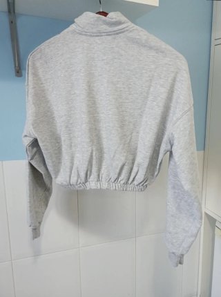 Sudadera corta Bershka M