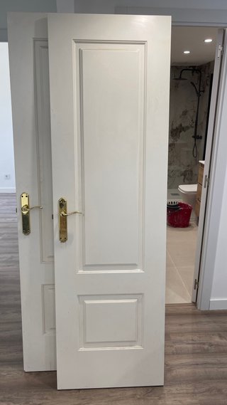 Puerta madera maciza