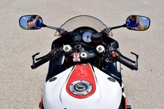 Yamaha R6 Roja y Blanca