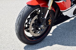 Yamaha R6 Roja y Blanca