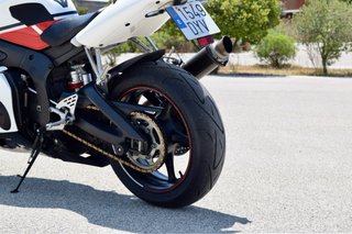 Yamaha R6 Roja y Blanca