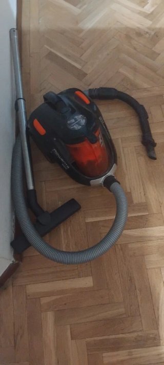 Aspiradora Rowenta naranja y negra