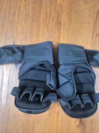 Guantes MMA RDX F6 Kara S/M Negros 07oz