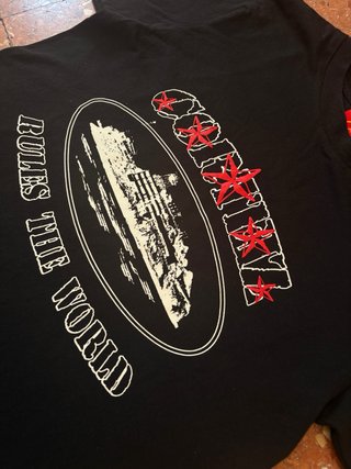 Camiseta Negra Crtz Rules the World