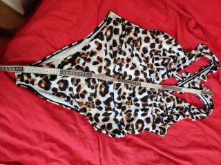 Bañador animal print volantes cruzado