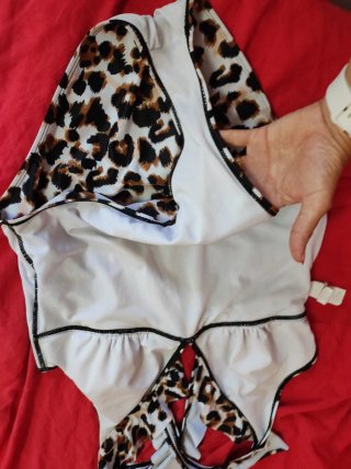Bañador animal print volantes cruzado
