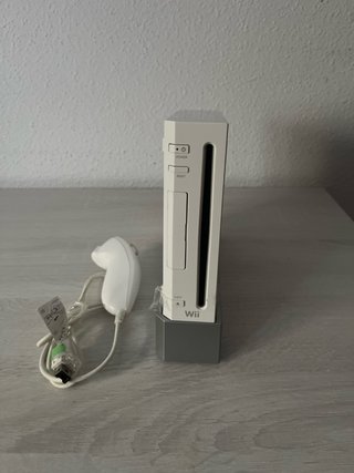 Nintendo Wii U con juegos y mando
