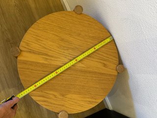 Mesa auxiliar redonda de madera