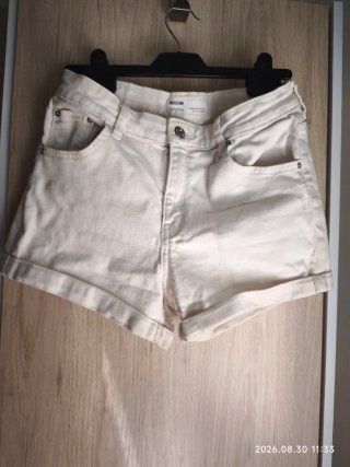 Lote 2 Pantalones Cortos Bershka Talla 38