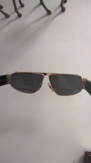 Gafas de sol diseño años 90
