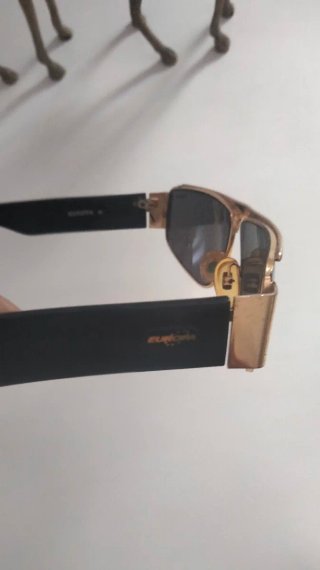 Gafas de sol diseño años 90