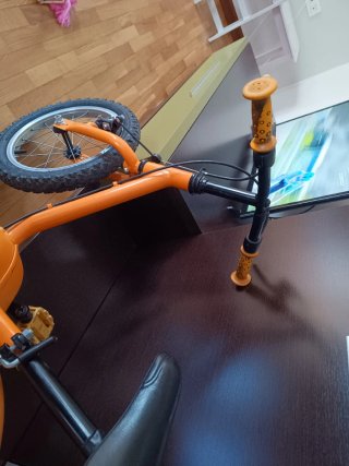 Bici infantil naranja Decathlon