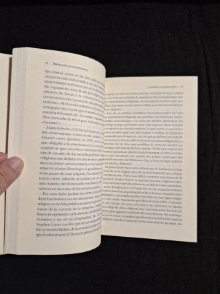 Wendy Kaminer. Durmiendo con extraterrestres