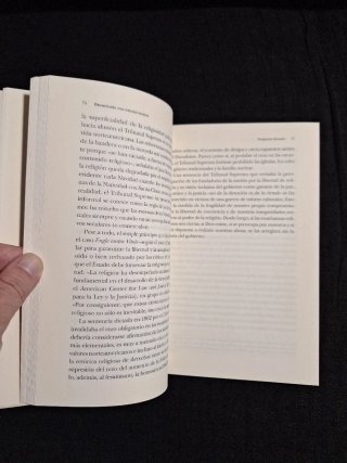 Wendy Kaminer. Durmiendo con extraterrestres