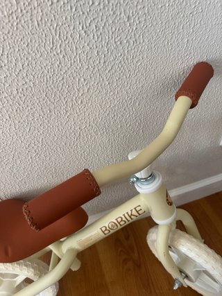 Bicicleta sin pedales Bobike color crema