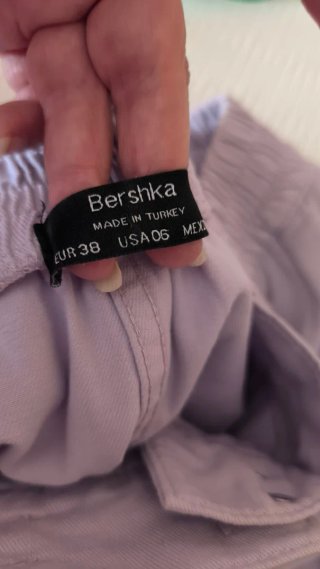Pantalón cargo mujer morado Bershka