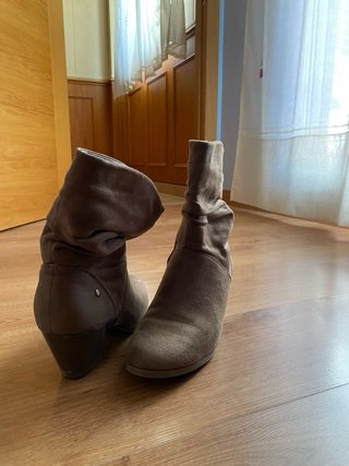 Botines marrones claros casi sin uso