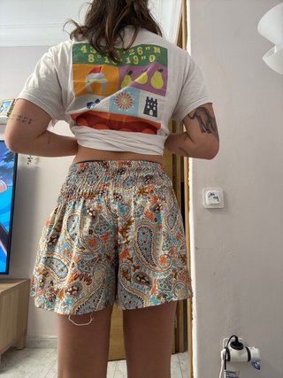Pantalón corto estampado paisley