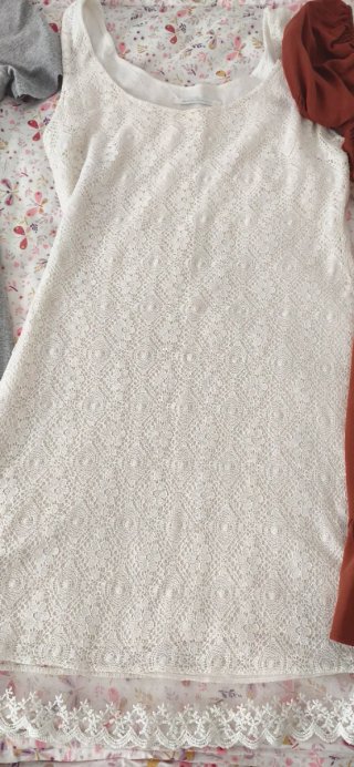 3 vestidos + regalo de chaqueta blanca