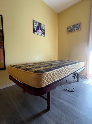 Cama articulada con motor