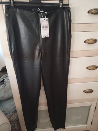 Pantalón polipiel Mango Talla S