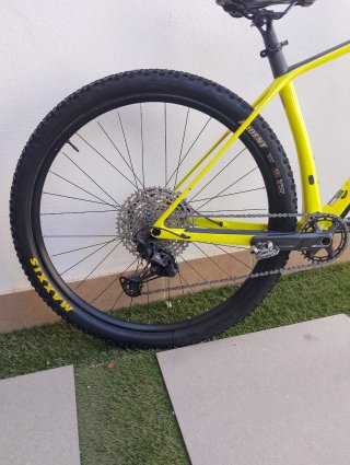 Bicicleta Scott Scale 930 Carbono