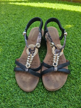 Sandalias cuña joya negras T.38