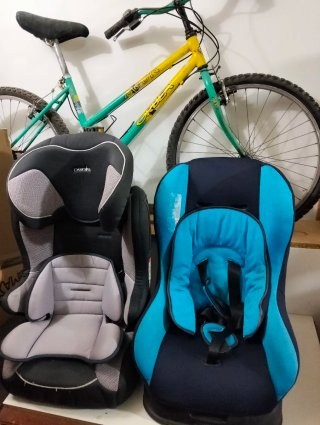2 Sillas Coche Bebé Niños. 25 euros las dos sillas