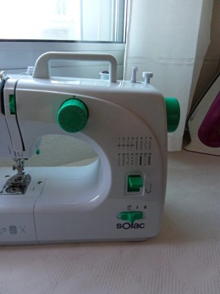 Máquina de coser Solac para reparar ( o manitas)