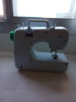 Máquina de coser Solac para reparar ( o manitas)