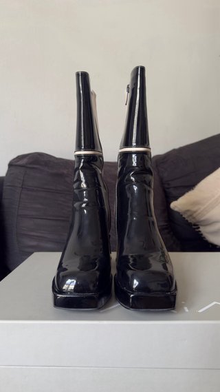 Botines MIM negros y blancos