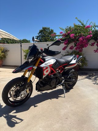 Aprilia Dorsoduro 900 Supermotard