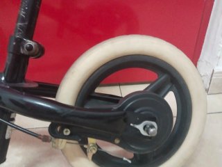 Bicicleta infantil negra