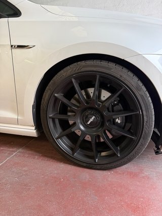 Llantas Rotiform Negras neumaticos nuevos