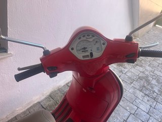 Vespa LX 125 Roja 2008 - 24.500 km