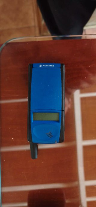 Teléfono Móvil Ericsson Azul y Negro
